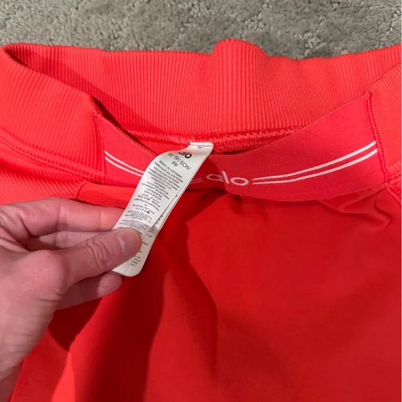 ALO Yoga Fiery Red Leggings & bra! - Picture 4 of 4